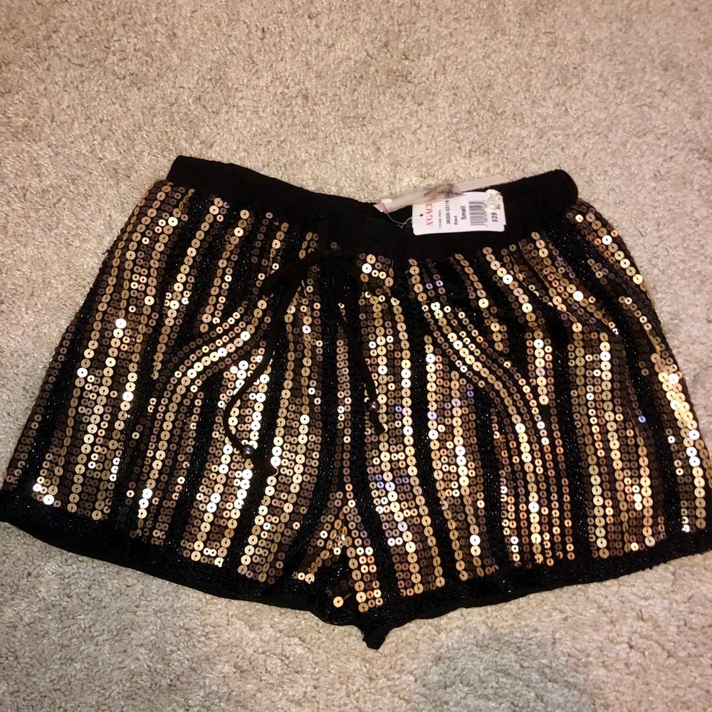 NWT mid waist sequin shorts!